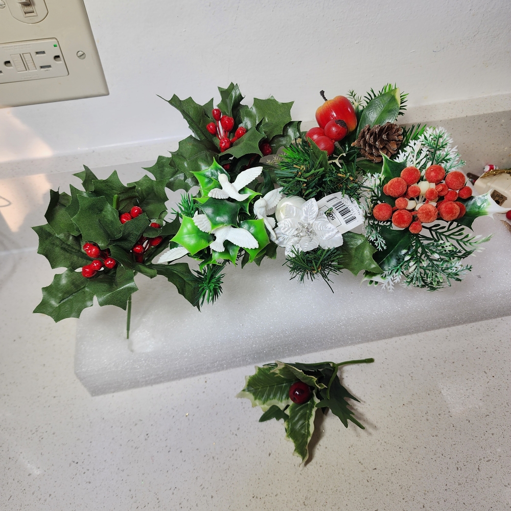 Vintage Floral Picks Green and Red Holiday Floral 7 Pieces